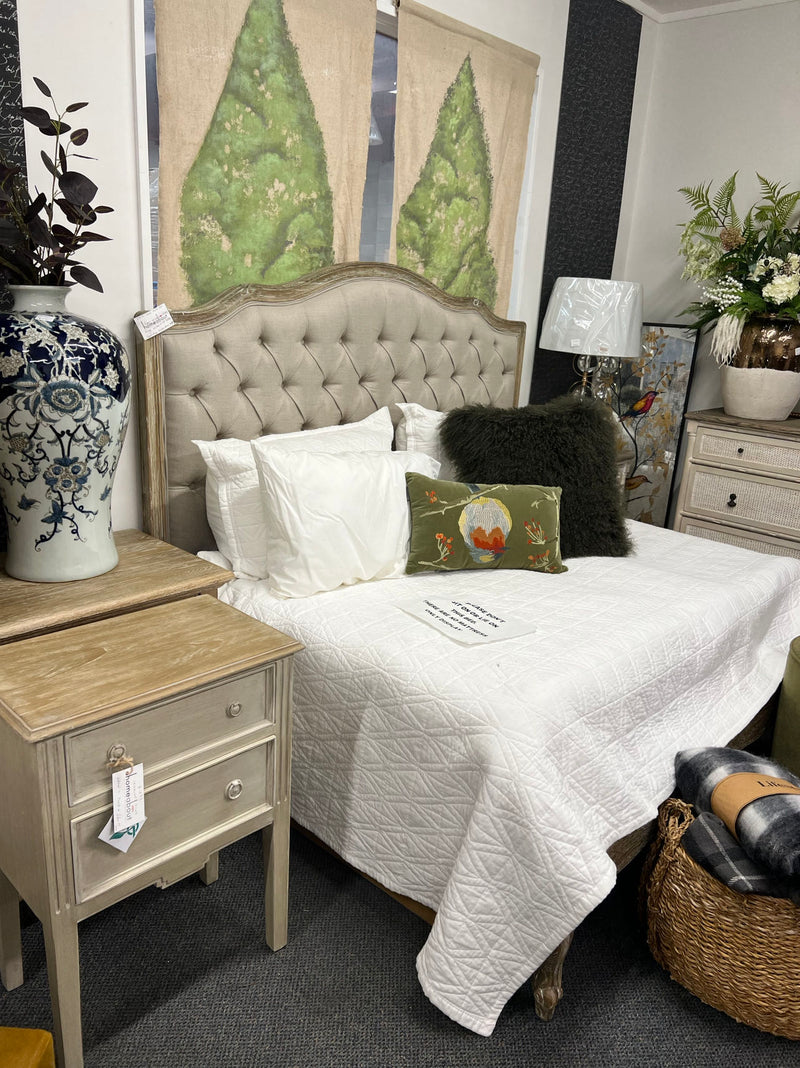 King French Villa OAK Bed/ Weather Wash