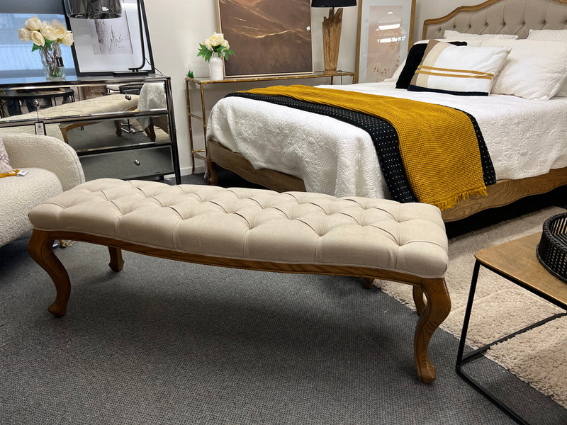 Buttoned Bench Beige Linen/ Oak/ Natural
