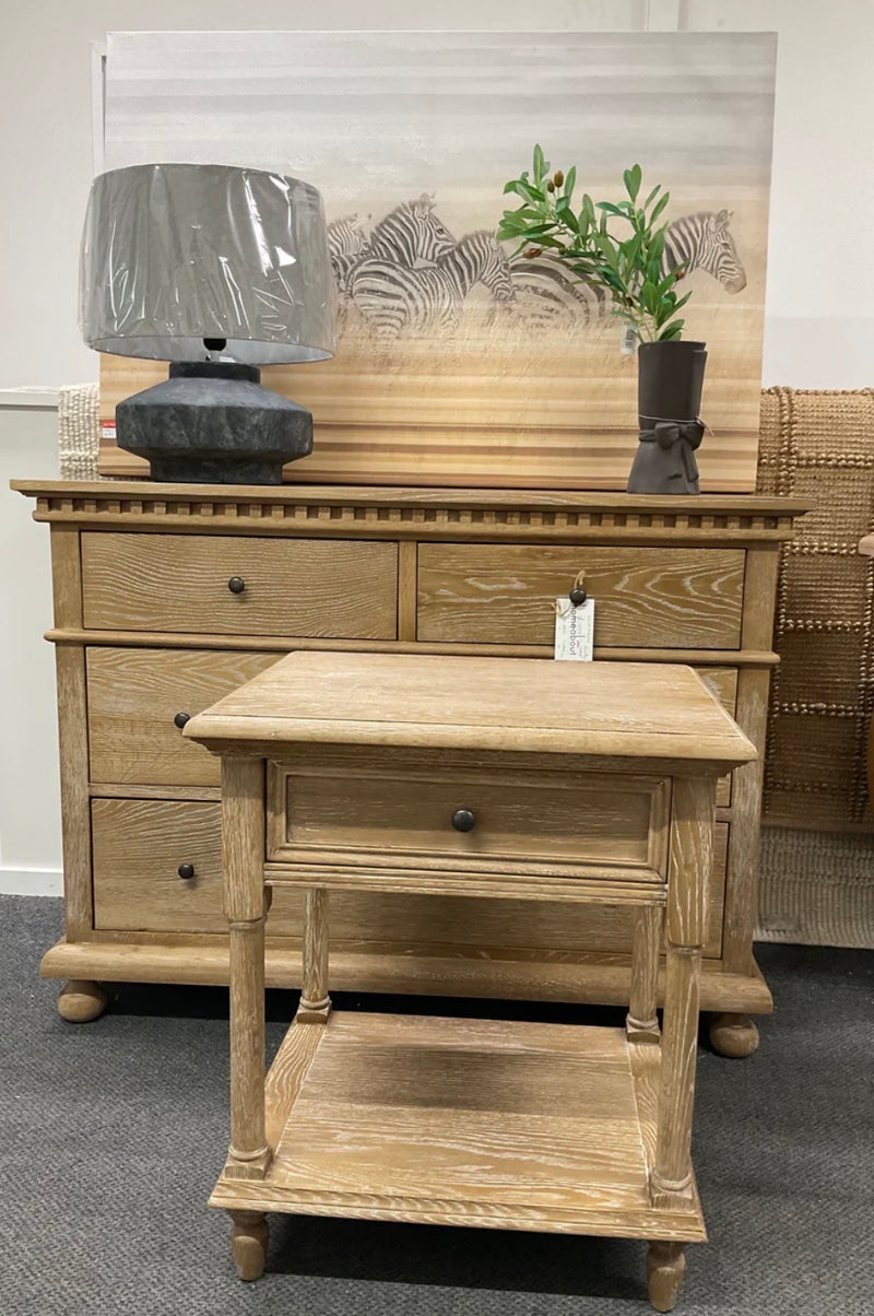 Queen French Villa OAK Bed/ Weather Wash