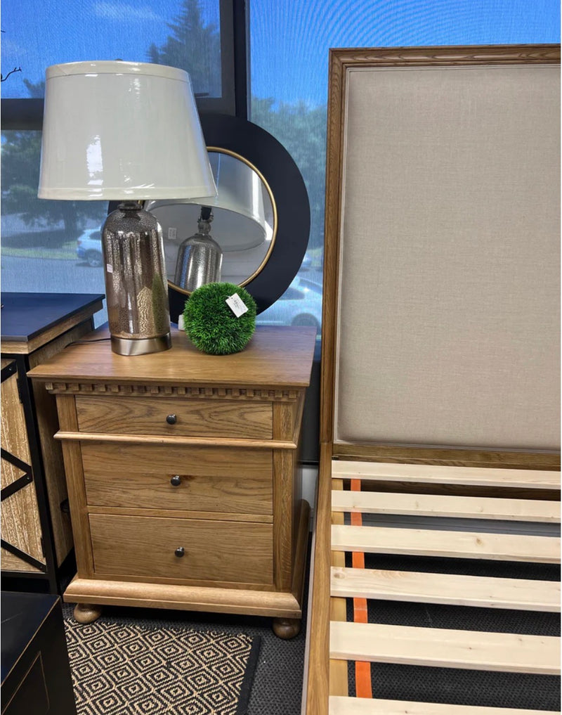 CAROLINE FABRIC PANEL OAK BED King