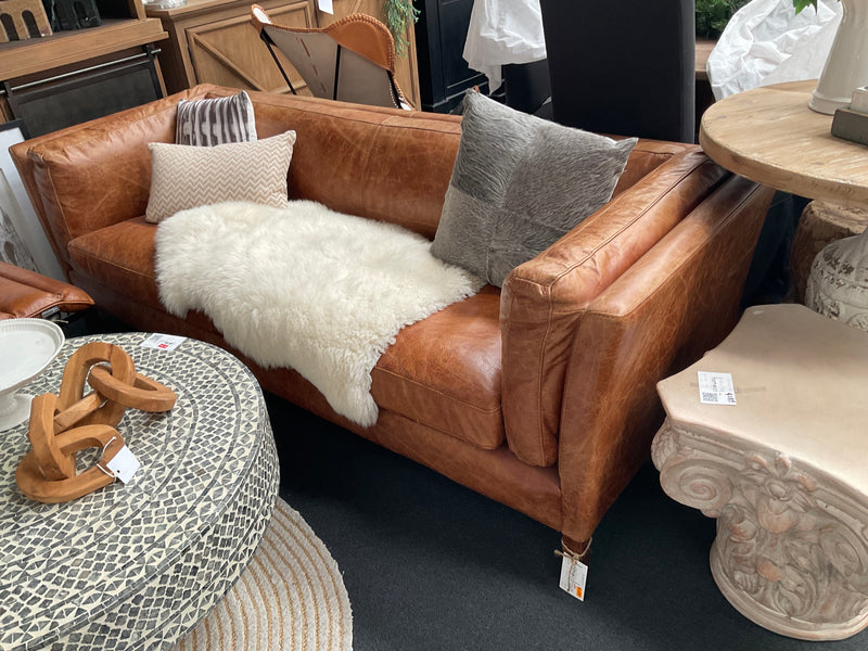 Floor Model Clearance! Clara Modern Classic Leather Loveseat/ LAST ONE SPECIAL