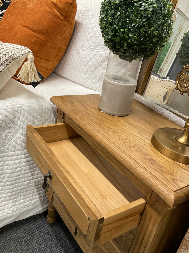 French Villa 3 drawers OAK Bedside table / Natural 20% Gloss/ Drop Pull