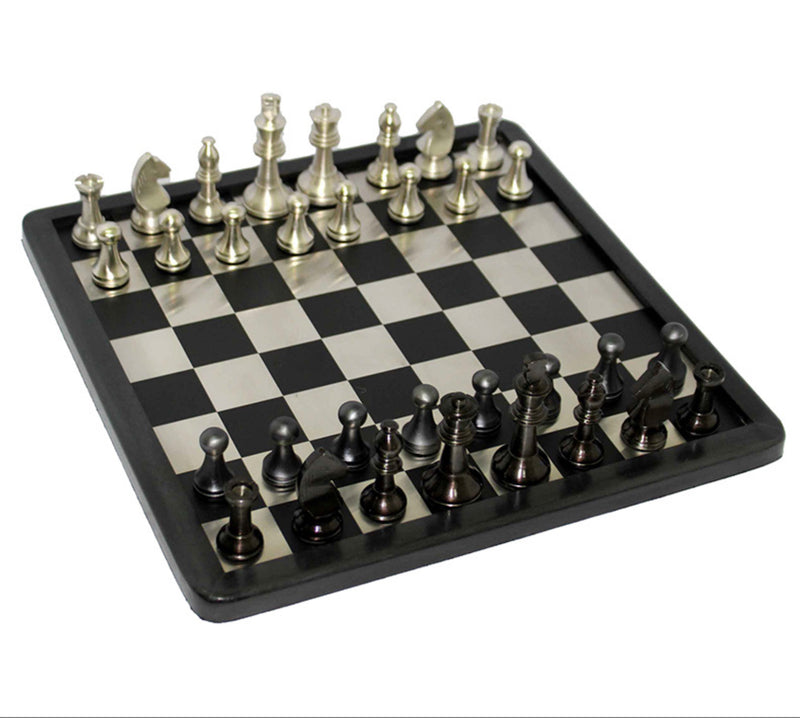 CHESS SET