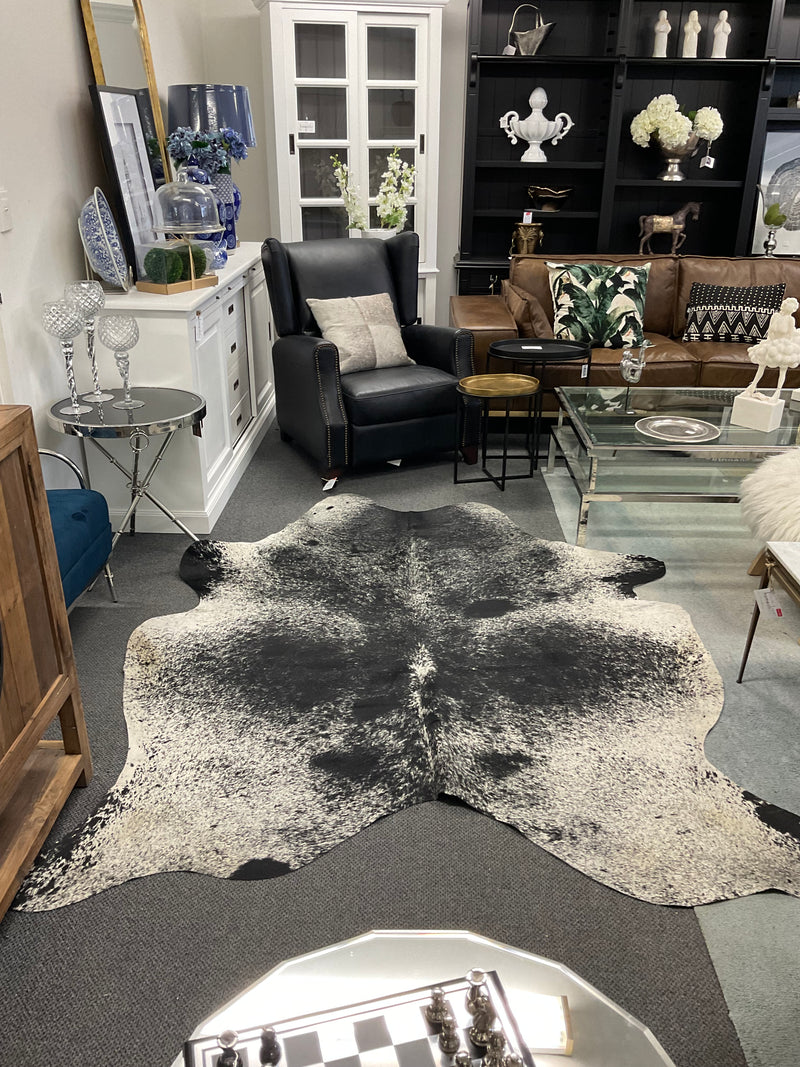 Cowhide Rug Grade A+++ large/ Pepper Black