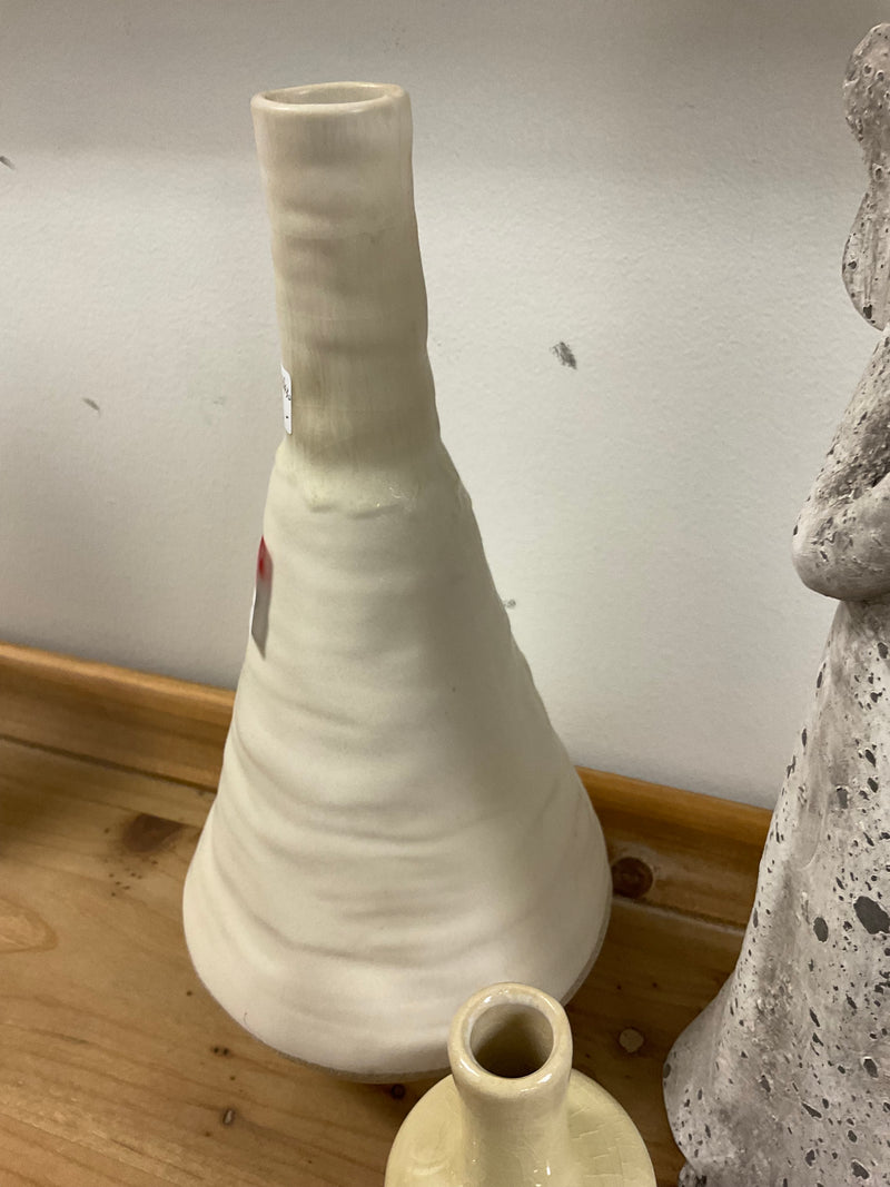 CREAM TALL BUD VASE