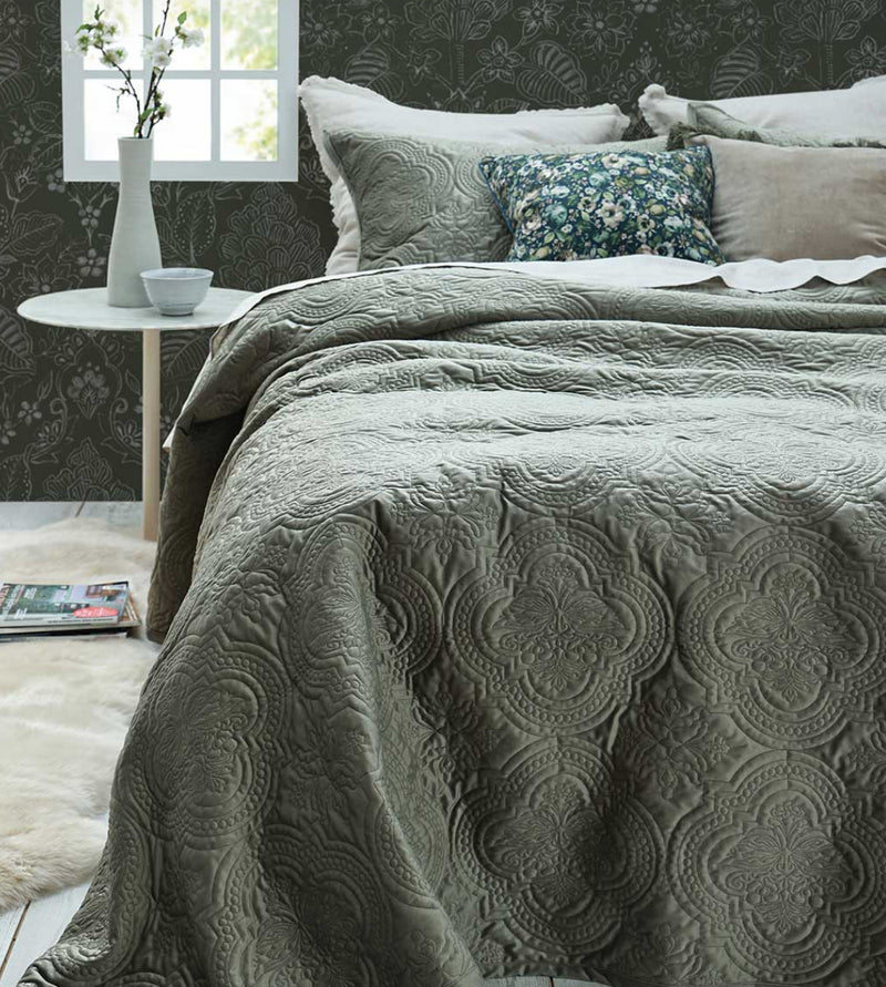 Folium Bedspread Set  King