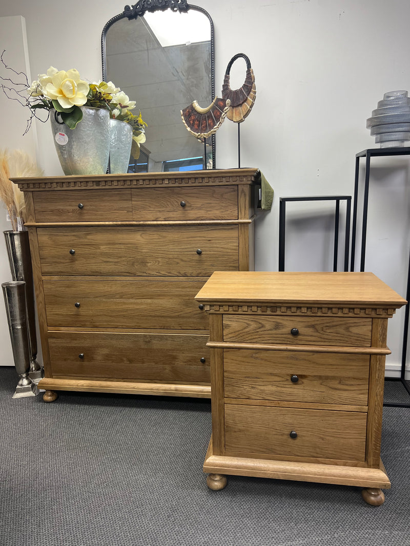 Maison French Country Oak Natural 5 Drawer Dresser- Natural Gloss