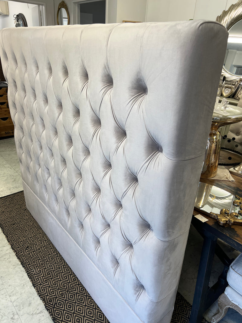 King/ Buttoned Mushroom Velvet 150 cm H Headboard