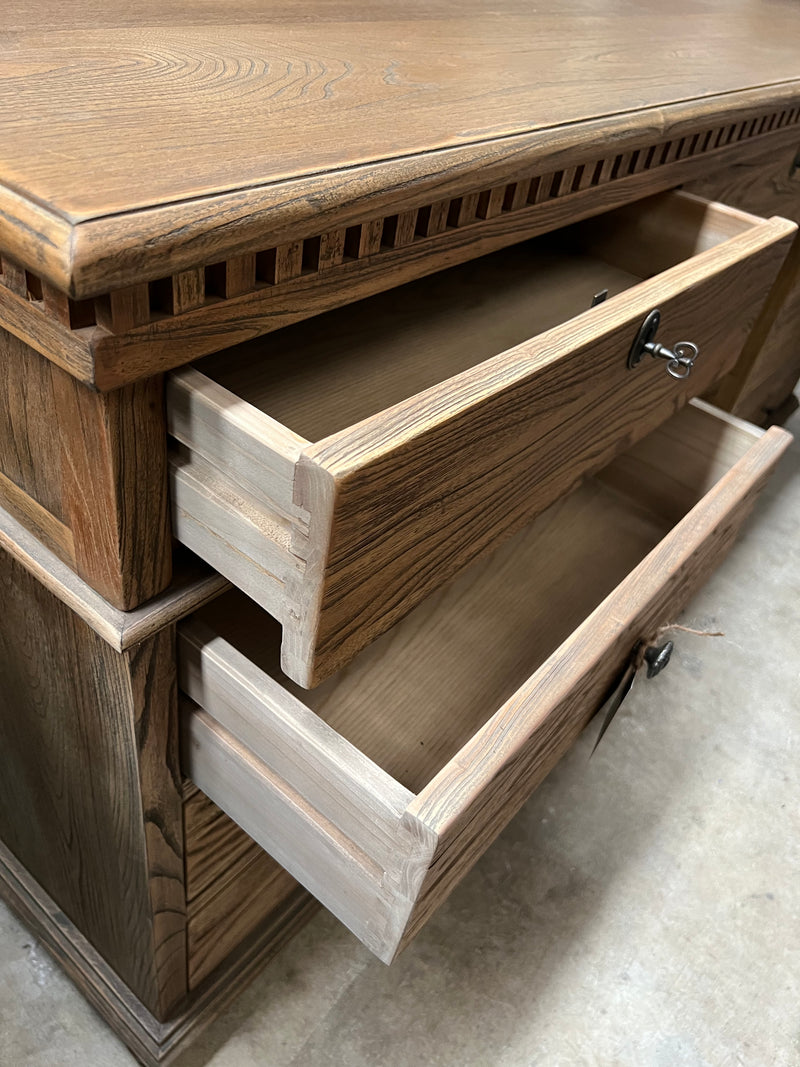 47% OFF Architectural Classicism Desk