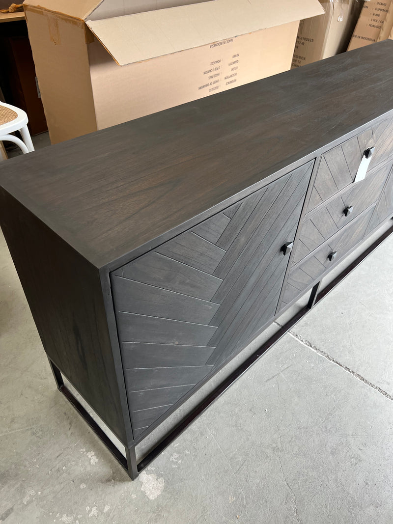 Elton Sideboard DCCO172