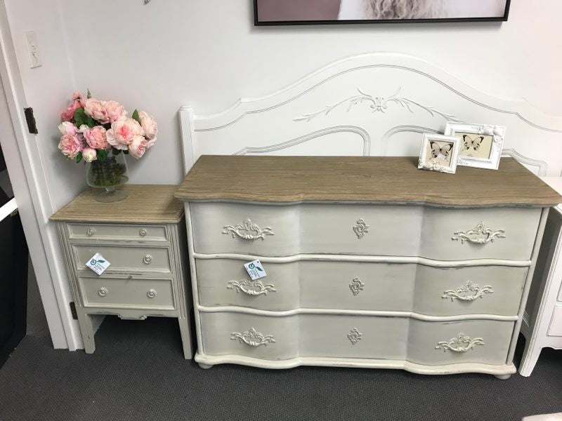 Chateau French Chest Of Drawers XDCCO8 Beige