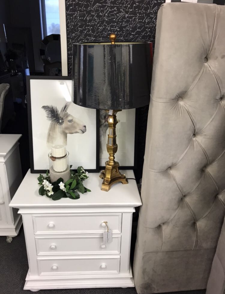 King/ Buttoned Mushroom Velvet 150 cm H Headboard