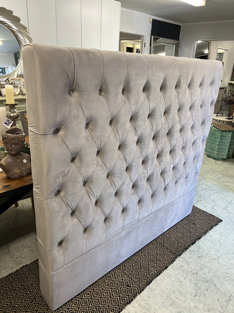 King/ Buttoned Mushroom Velvet 150 cm H Headboard