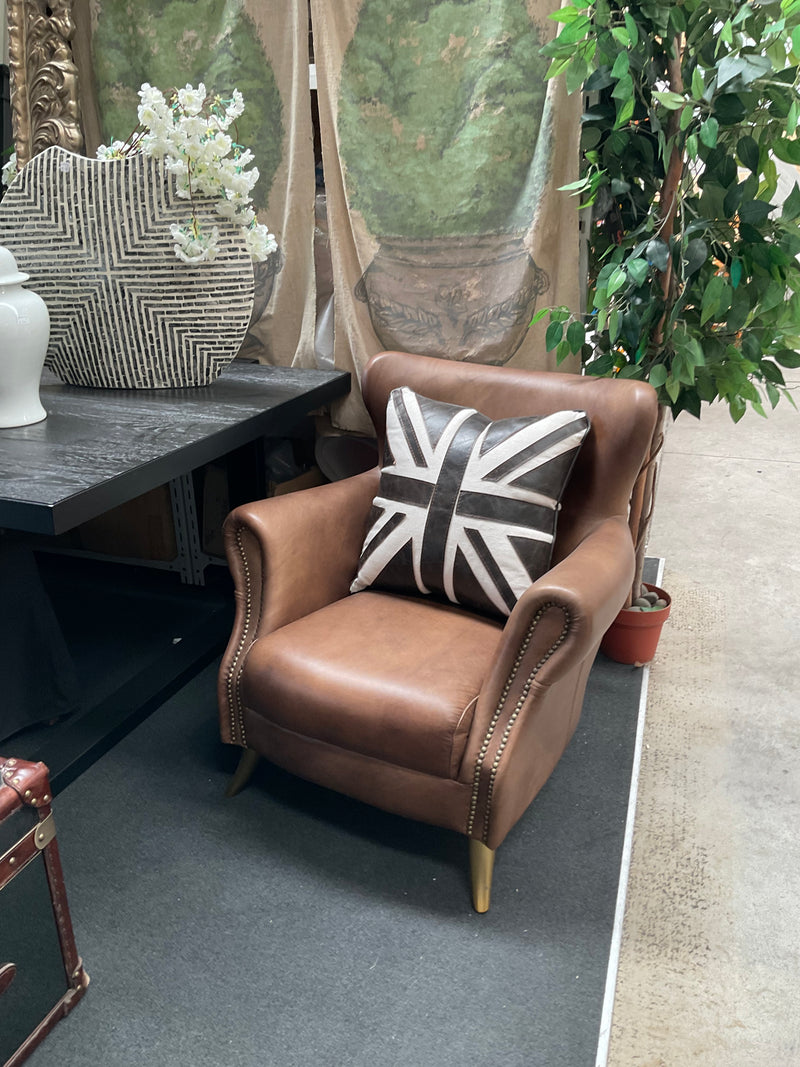 PROFESSOR'S LEATHER SETTEE/ Saturn