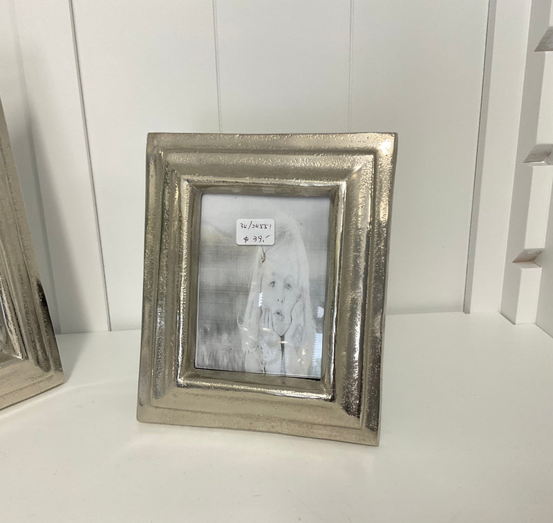 Aluminium Silver 3 Relief Photo Frame/ M