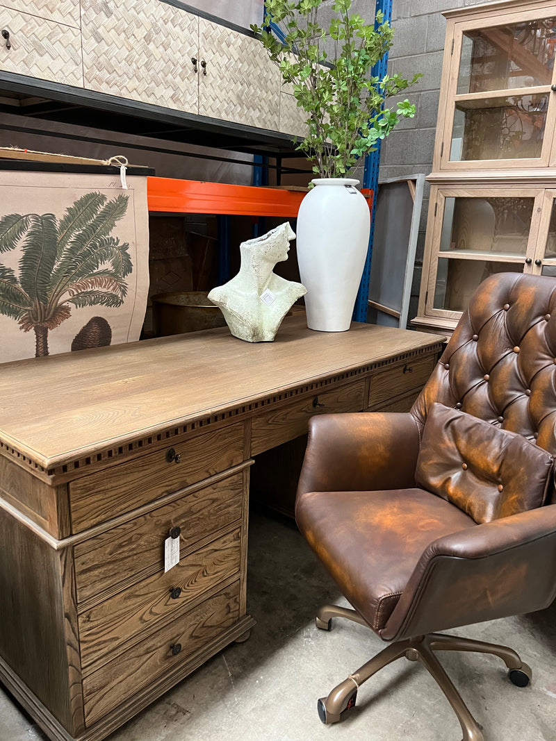 47% OFF Architectural Classicism Desk