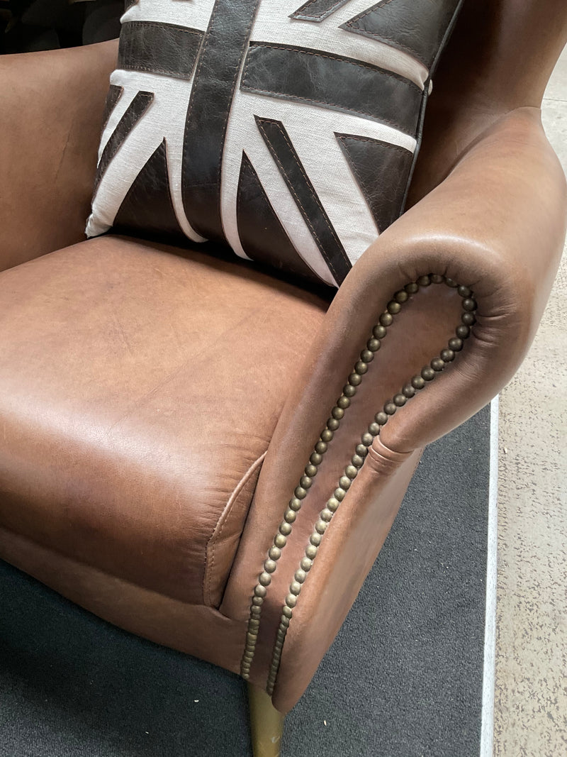 PROFESSOR'S LEATHER SETTEE/ Saturn