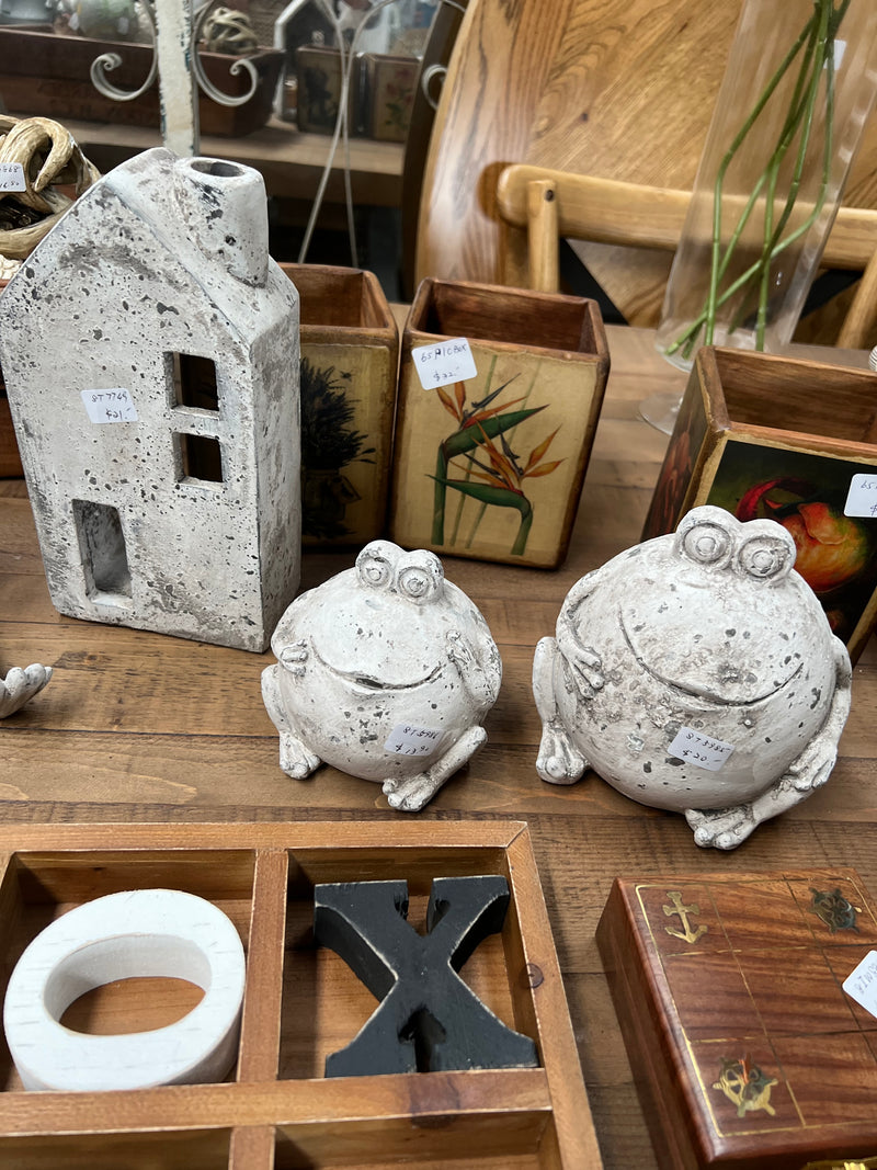 Terracotta Happy Frog Large